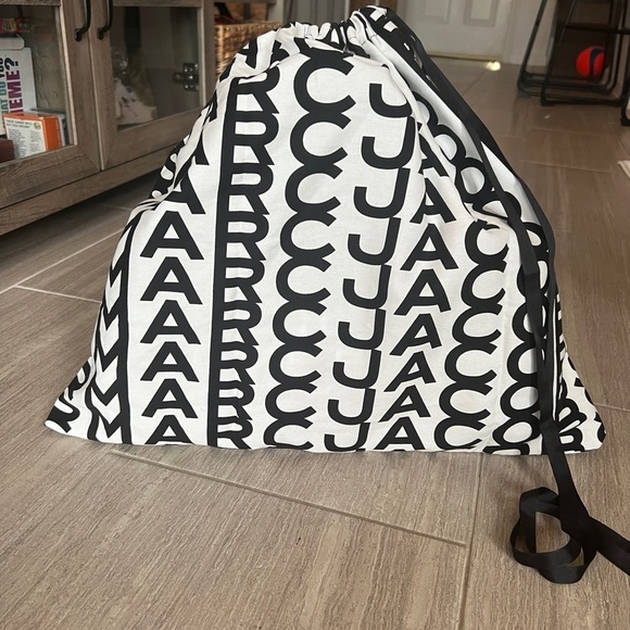 MARC JACOBS THE TOTE BAG MEDIUM TOTE SPECIAL PRINT NWT - Picture 6 of 7